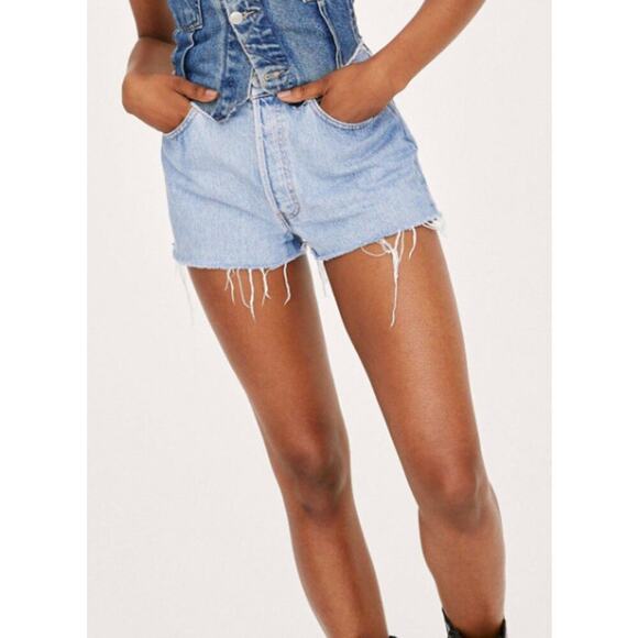 Nasty Gal x After Party Levi's Frayed Denim Shorts - Picture 2 of 6